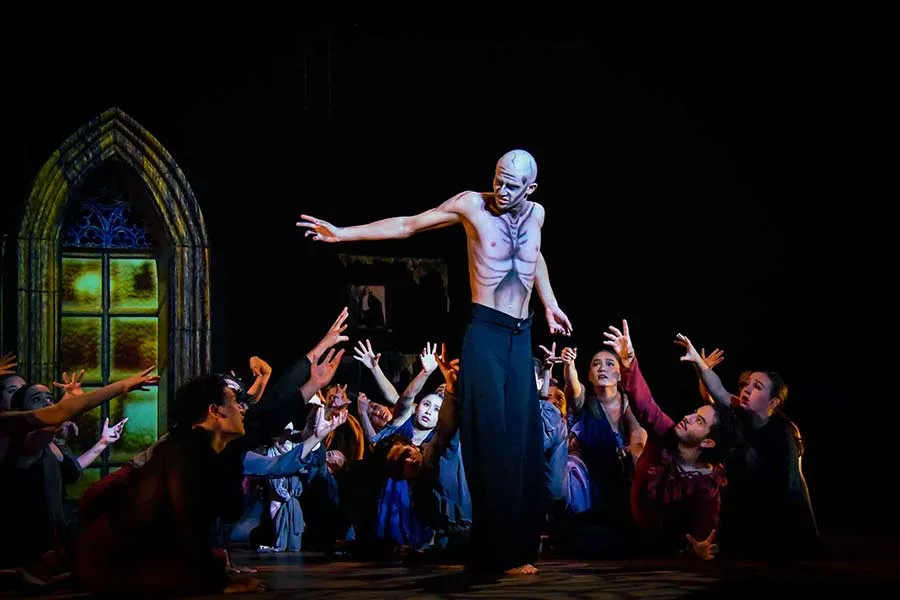 Dr&aacute;cula, estudiantes del Tec en obra de arte y cultura en campus Monterrey