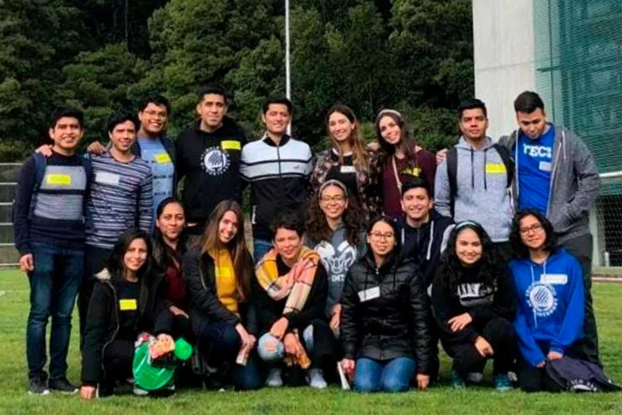 18 alumnos lideres del ma&ntilde;ana, tuvieron una experiencia internacional en la Universidad de los Andes, Colombia
