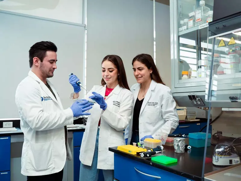La investigaci&oacute;n se ha convertido en eje fundamental de la formaci&oacute;n de los alumnos en la Escuela de Medicina y Ciencias de la Salud del Tec.
