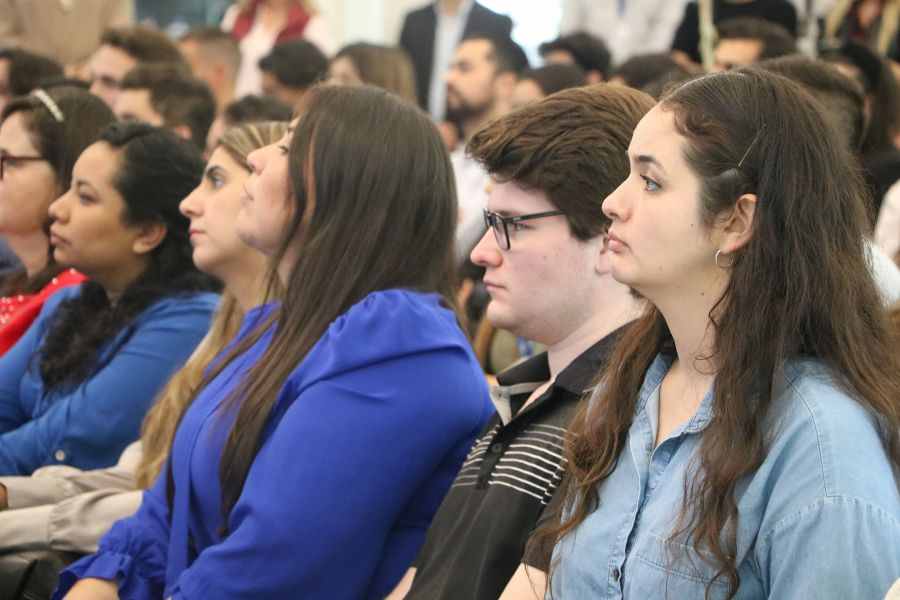 Estudiantes Tec en panel de emprendimiento y filantrop&iacute;a