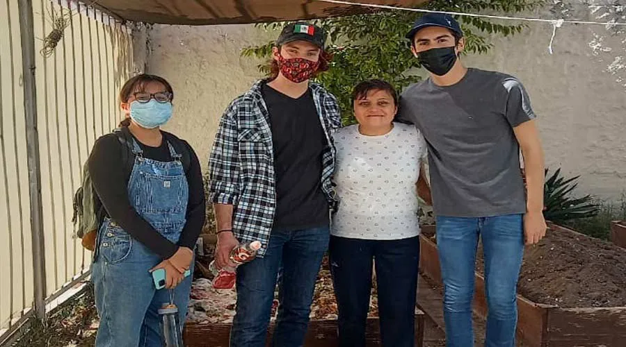 Estudiantes del Tec campus Quer&eacute;taro en proyectos sociales en pro de personas con discapacidad
