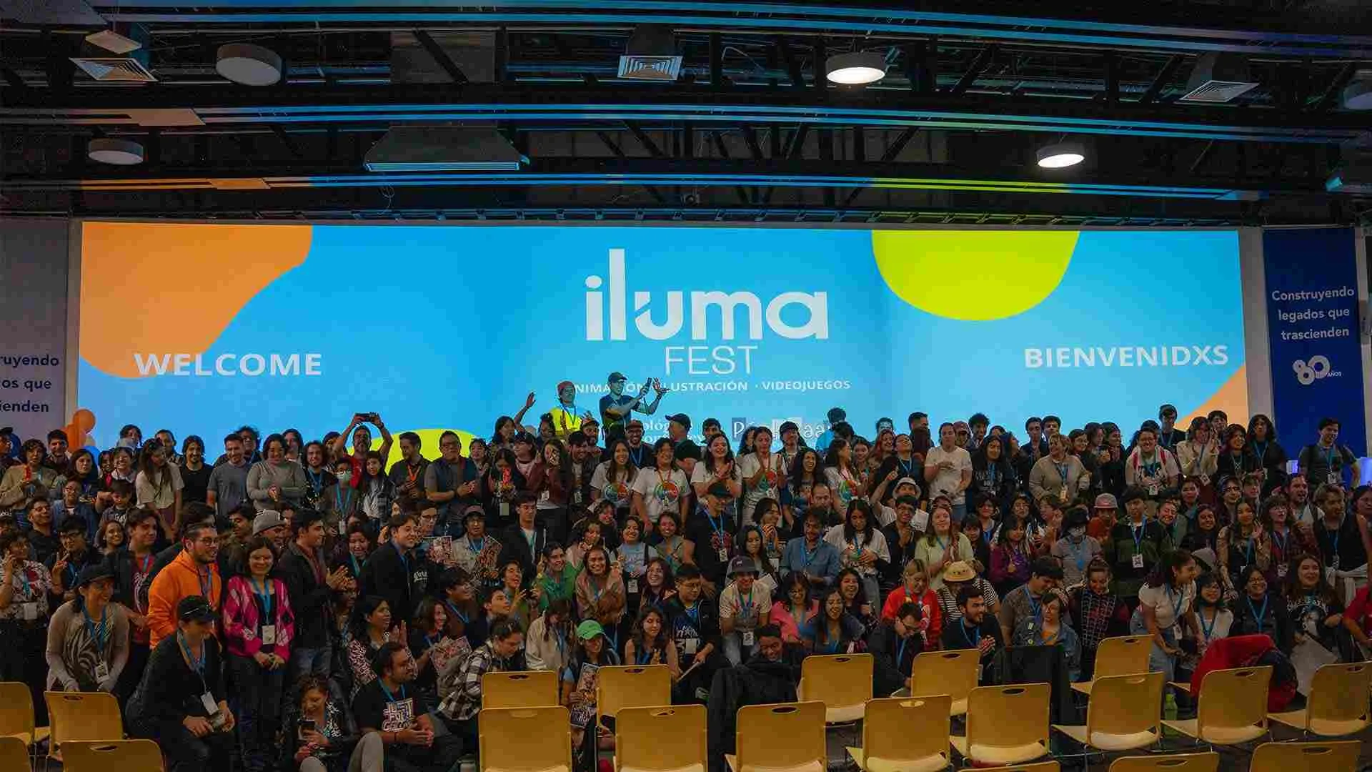 Estudiantes aprendiendo de los profesionales en animaci&oacute;n 