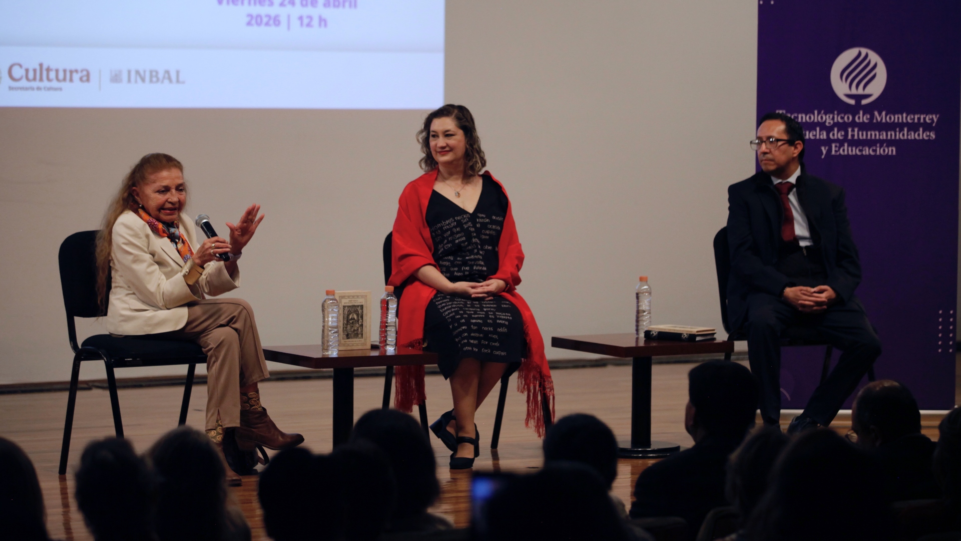 presentaci&oacute;n del facsimil por parte de acad&eacute;micos del Tec de Monterrey en Bellas Artes