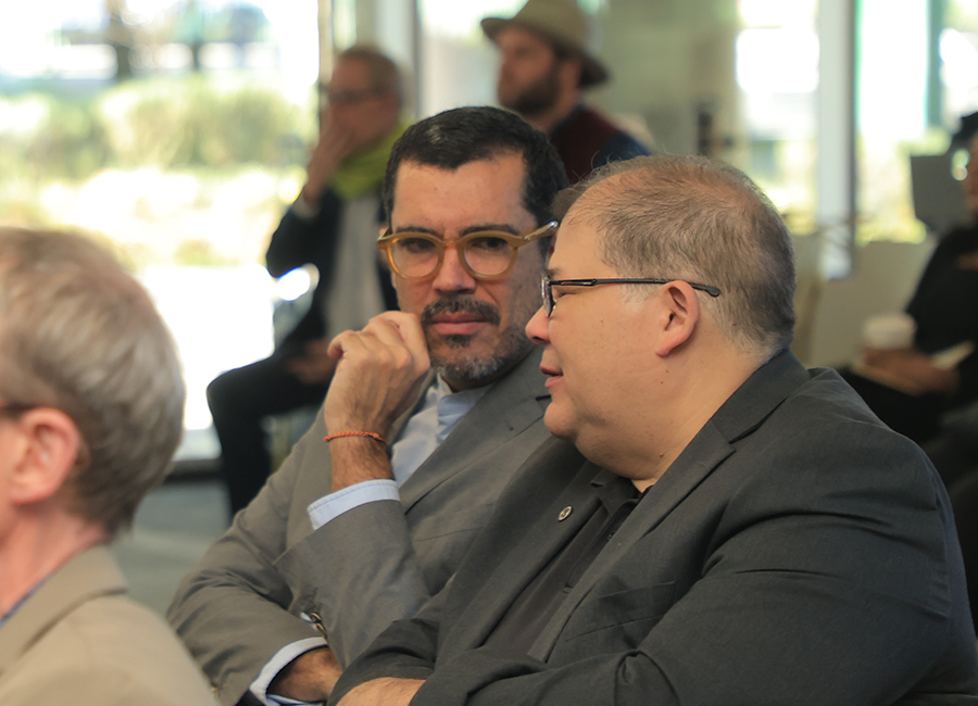 Líder del Tec conversa con profesores de Faculty of Excellence.