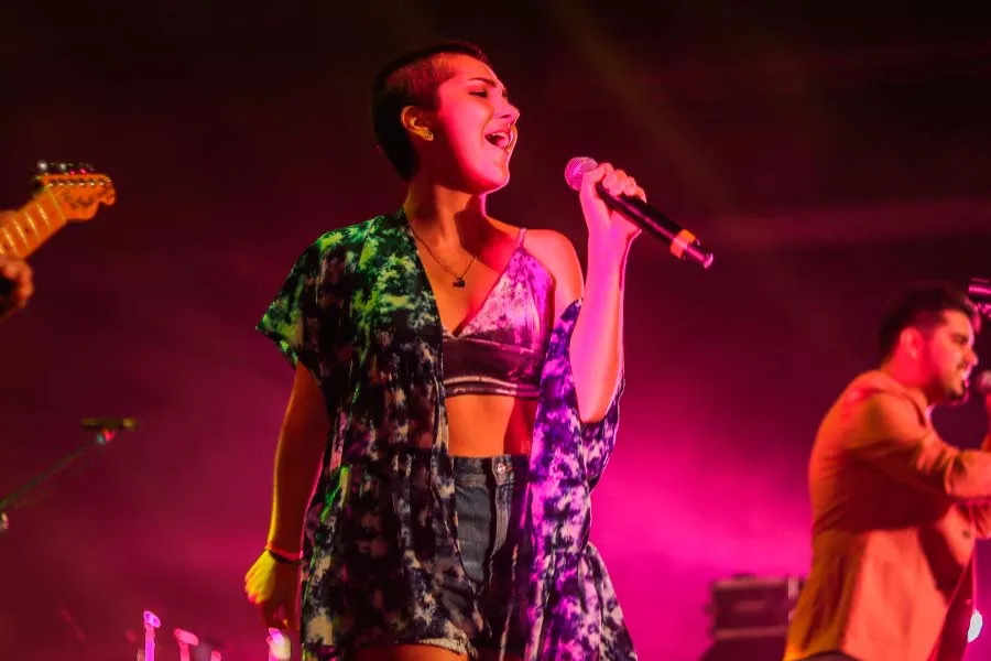 La cantante fue distinguida por su estilo.