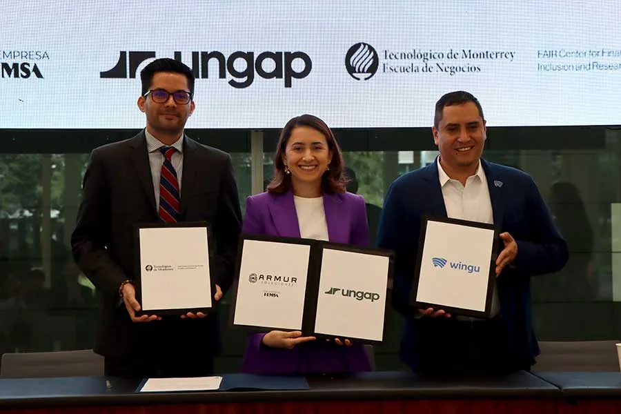 (De izq. a der.) Felipe P&eacute;rez, director del FAIR Center, Mirthala Ledezma, gerente de Impacto Social en ARMUR-FEMSA y Marco Antonio Sandoval, Director de Desarrollo Institucional para M&eacute;xico y Centroam&eacute;rica de Wingu.