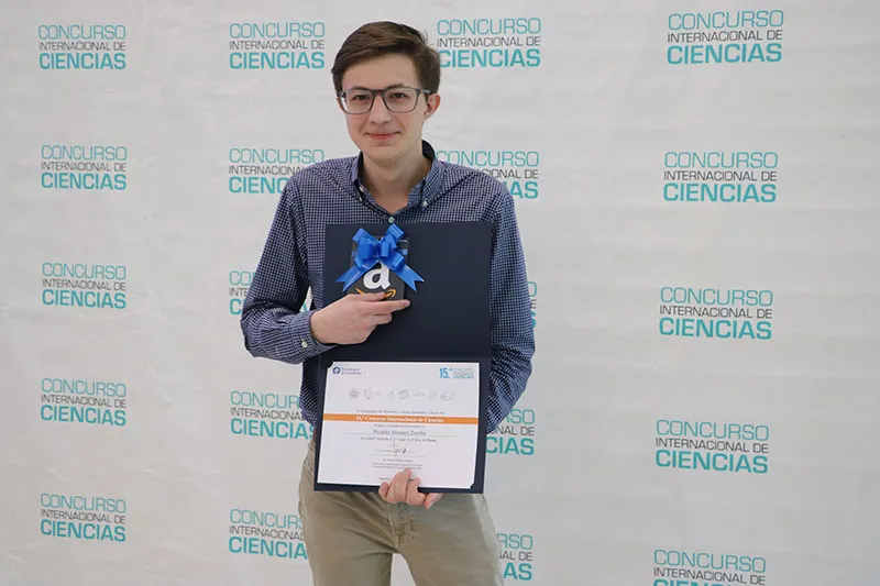 Ganador de F&iacute;sica 15 Concurso Internacional de Ciencias
