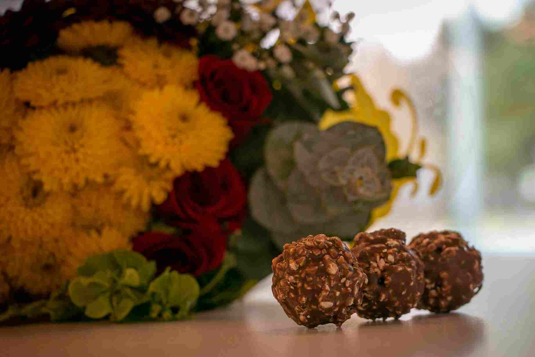 Flores y chocolates son los regalos m&aacute;s populares