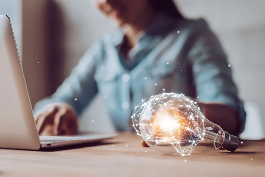 Los docentes de las tres instituciones colaboran para desarrollar un proyecto de innovaci&oacute;n educativa.