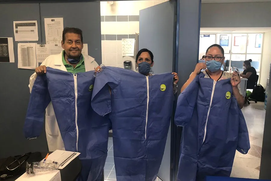 Donan equipo de protecci&oacute;n alumnos de prepatec irapuato