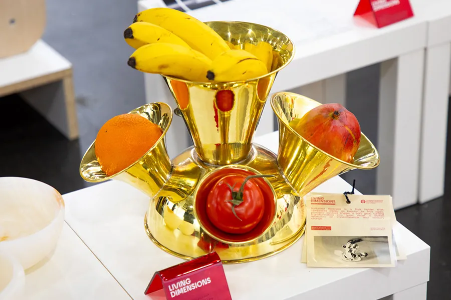 Softened Ripeness, frutero que reacciona al tacto dise&ntilde;ado por Balkis Gonz&aacute;lez.