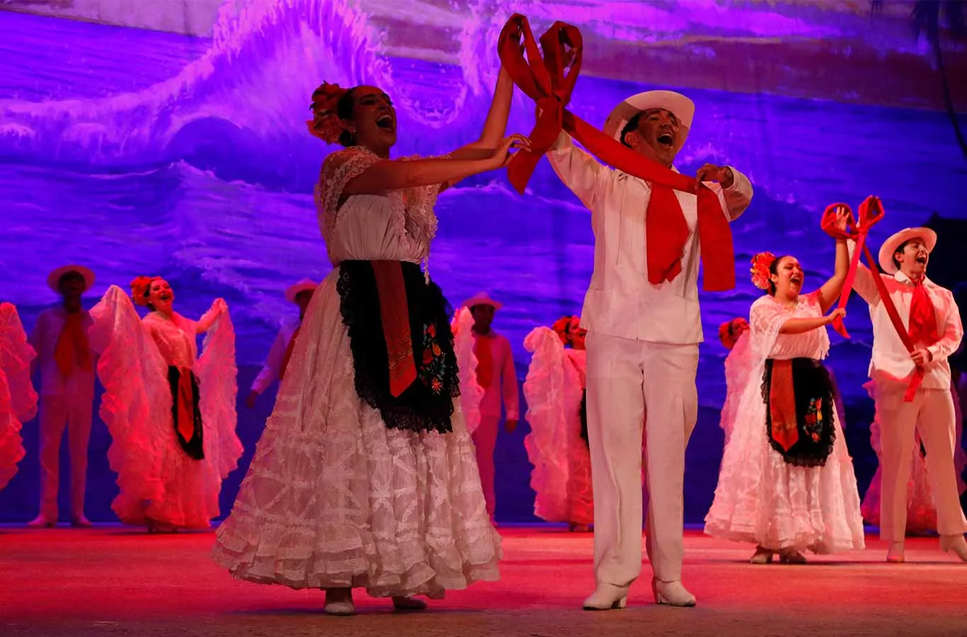 La Gala Folkl&oacute;rica se presenta en el Auditorio Luis Elizondo