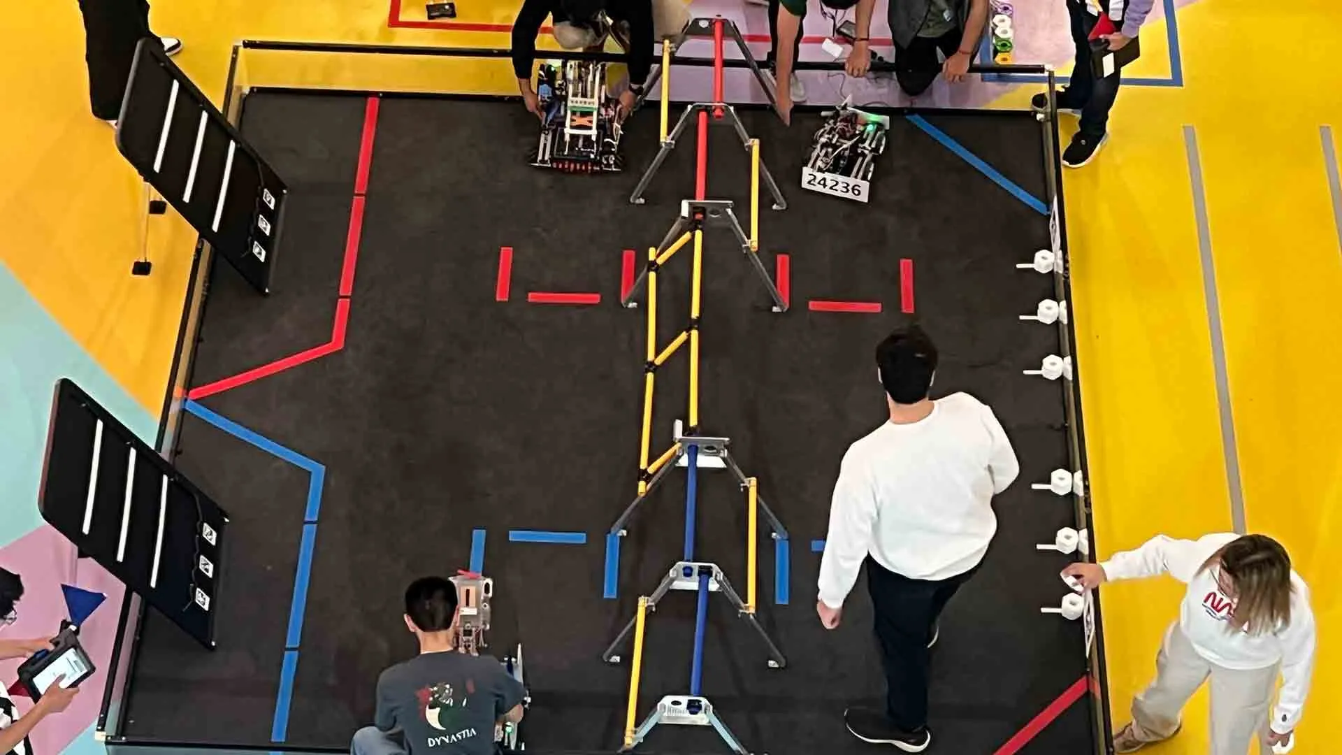 Listos para iniciar la competencia con su robot