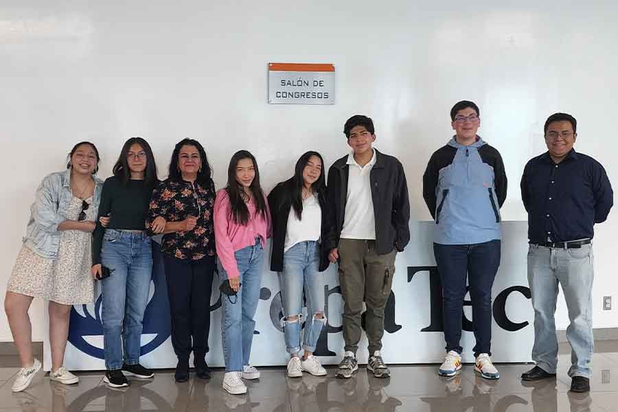Ganadores en Olimpiada Estatal de Matemáticas y profesores
