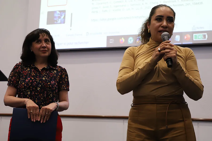 Ver&oacute;nica Pedrero, directora general del Tec campus Estado de M&eacute;xico, y Marisol Ugalde, directora de divisi&oacute;n de la Escuela de Arquitectura, Arte y Dise&ntilde;o en el mismo campus.