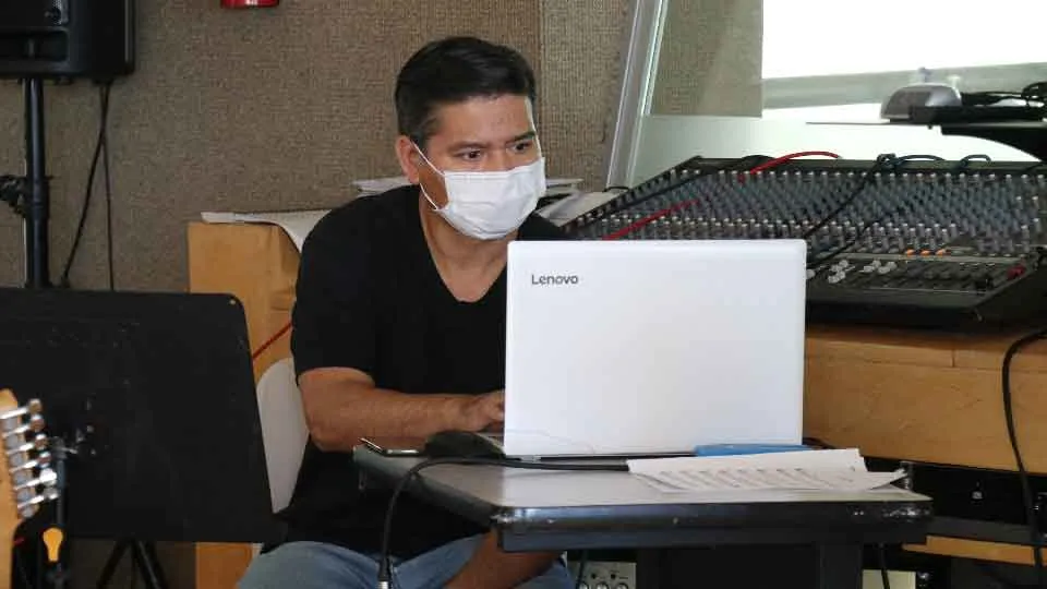 Guillermo Mart&iacute;nez Iracheta, profesor de m&uacute;sica en campus Laguna