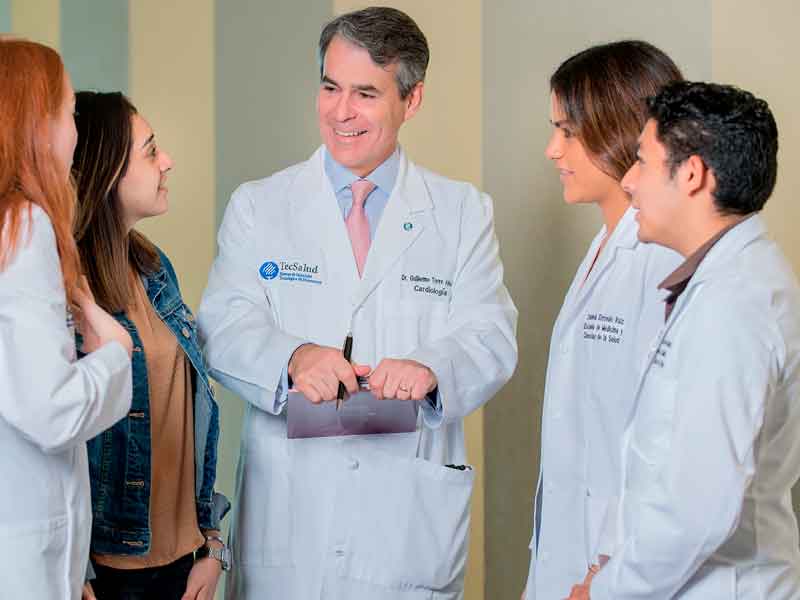 Guillermo Torre considera que los futuros m&eacute;dicos tienen que tener un compromiso y responsabilidad social.