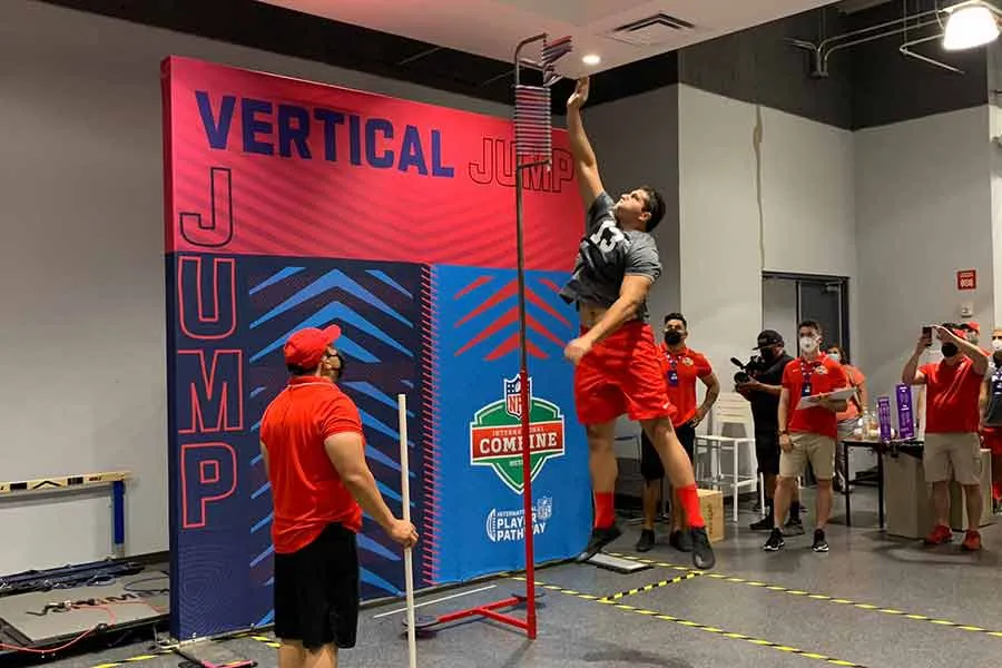H&eacute;ctor Zpeda, jugador de Borregos Monterrey, durante su participaci&oacute;n en el Combine M&eacute;xico 2021.  