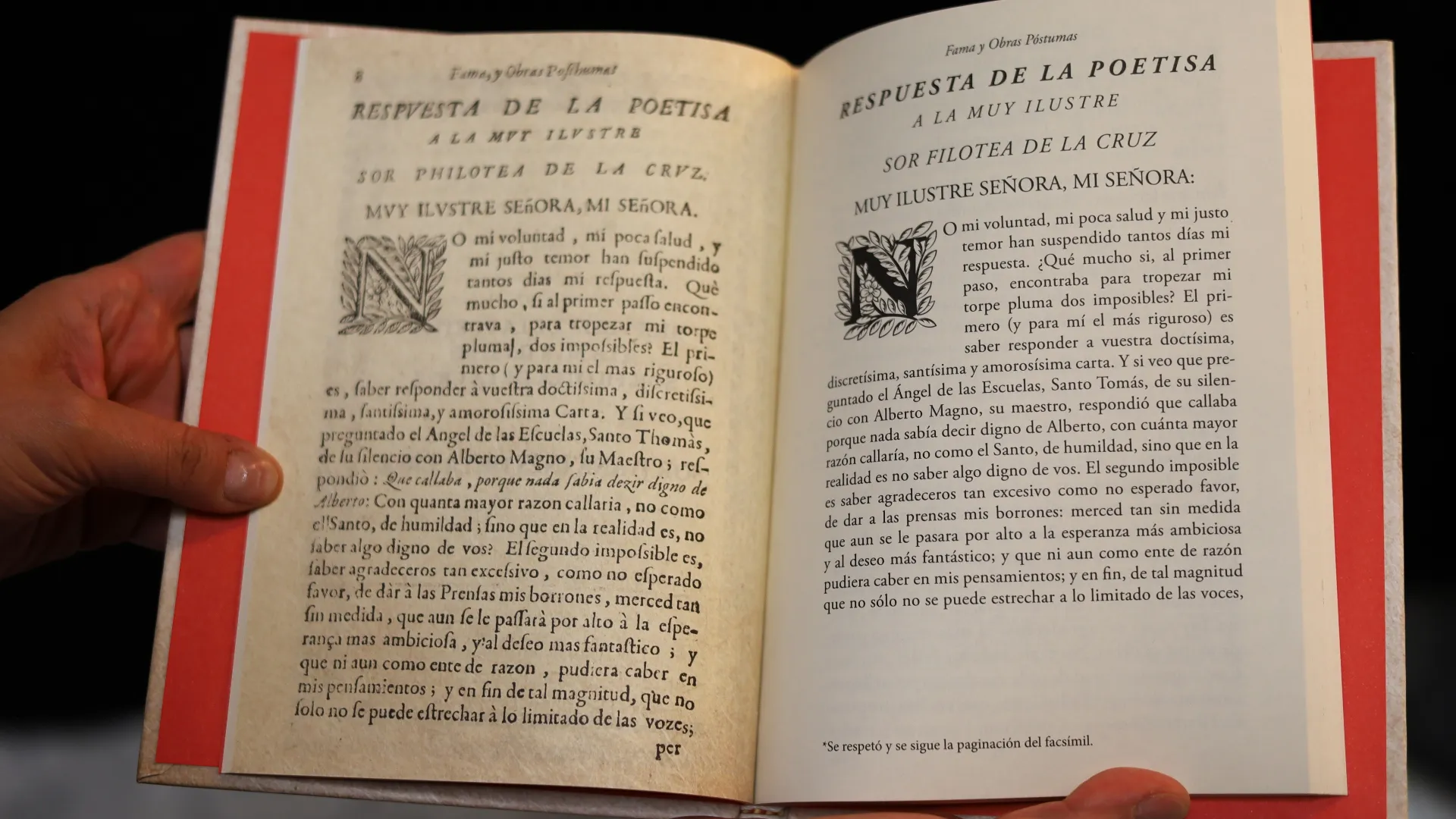 interior del facsimil de la obra de Sor Juana 