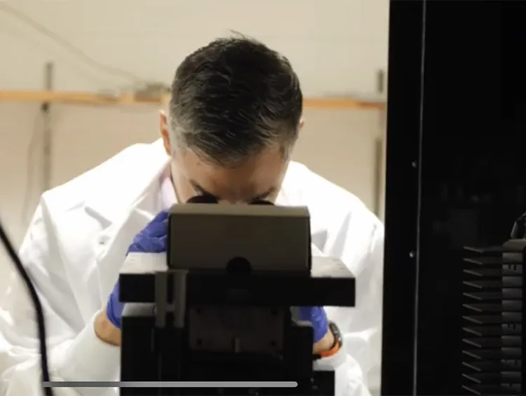 El EXATEC Hugo Sanabria desarroll&oacute; un microscopio molecular