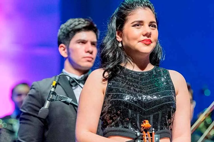 Claudia Rom&aacute;n, alumna destacada Arte y Cultura generaci&oacute;n 2021