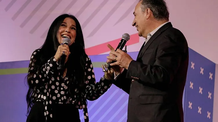 Martha Debayle y Kourchenko en conferencia para PrepaTec