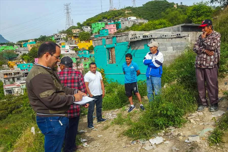 Como enlace comunitario del Tec, V&iacute;ctor es el v&iacute;nculo entre la poblaci&oacute;n y el gobierno y organizaciones que buscan brindar ayuda a la zona.