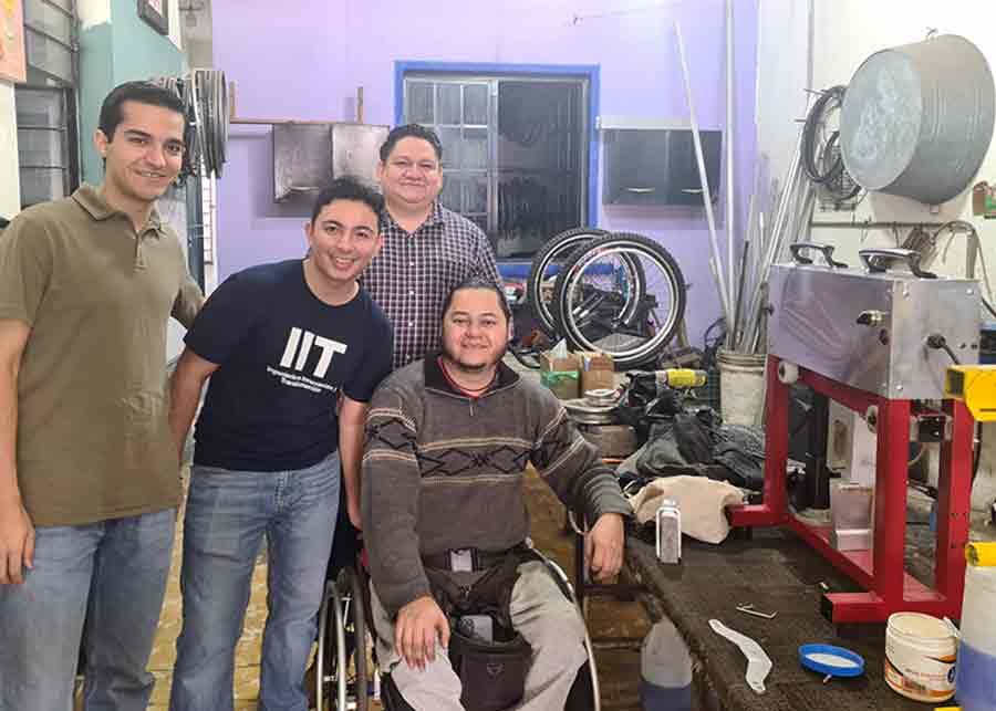 Innovación para sillas de ruedas, creadas por estudiantes del Tec Guadalajara.