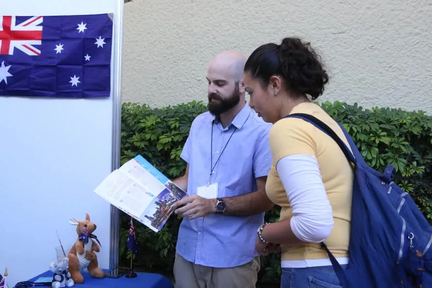 Intercambio estudiantil en el extranjero fortalece tu curr&iacute;culum
