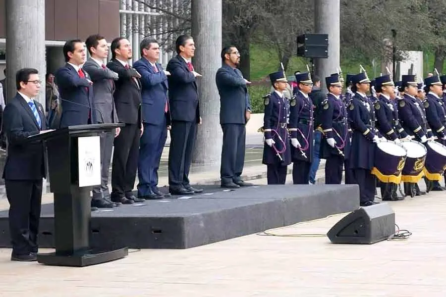 Ahm&aacute;n Guzm&aacute;n