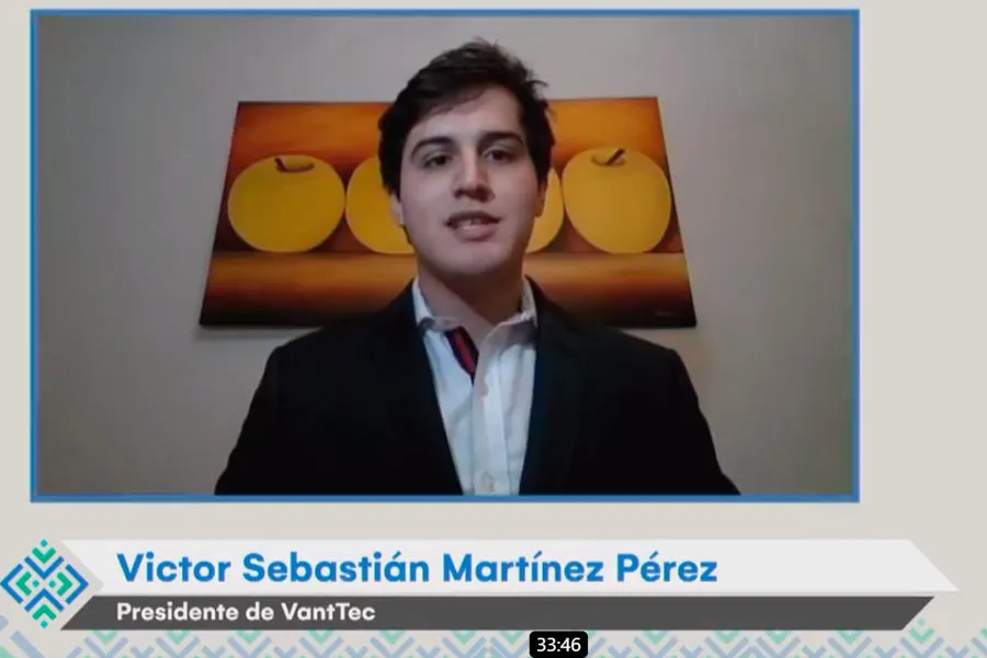 lidera el grupo que fue distinguido en la categor&iacute;a Proyectos de Investigaci&oacute;n de alumnos - Profesional