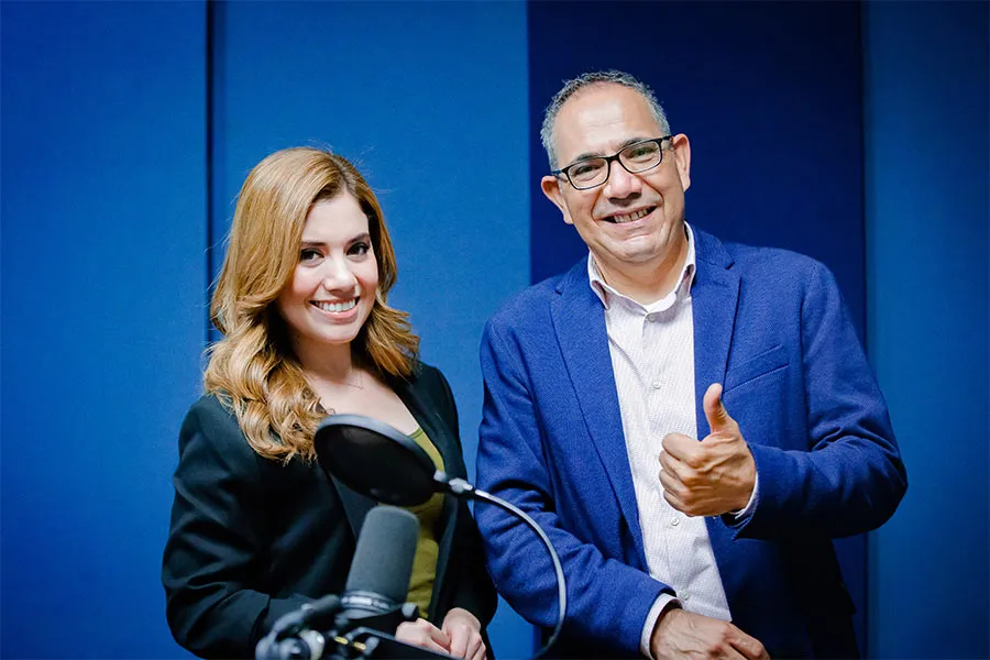 Sandra Canales y Jes&uacute;s Uresti, son parte del equipo de Tec Sounds Radio en la actualidad.