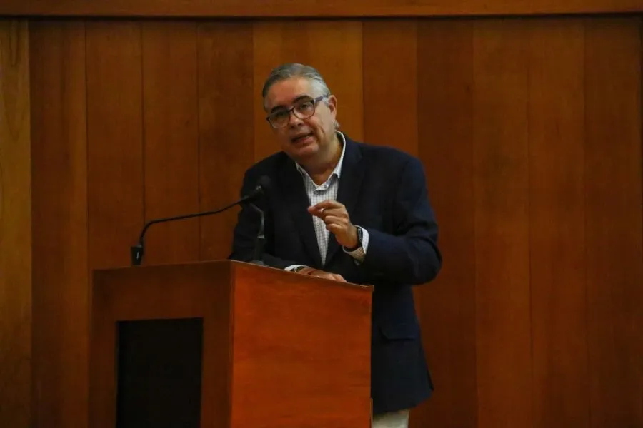 Jorge Blando Mart&iacute;nez en firma de convenio regional con world vision.