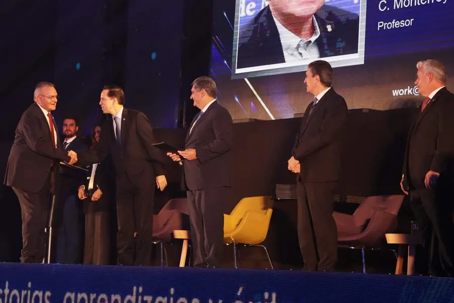 Jos&eacute; Luis Figueroa fue reconocido en la ceremonia de Lealtad 2023.
