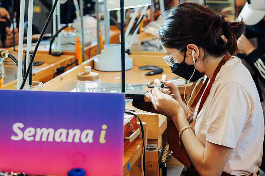Aprenden a crear joyer&iacute;a en taller de joyer&iacute;a del Tec Guadalajara.