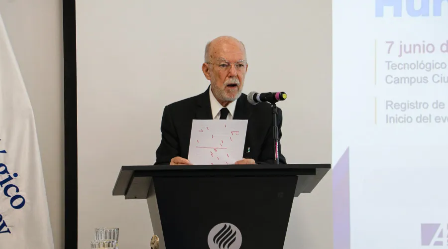 Juan Luis Gonz&aacute;lez Alc&aacute;ntara en Tec CCM