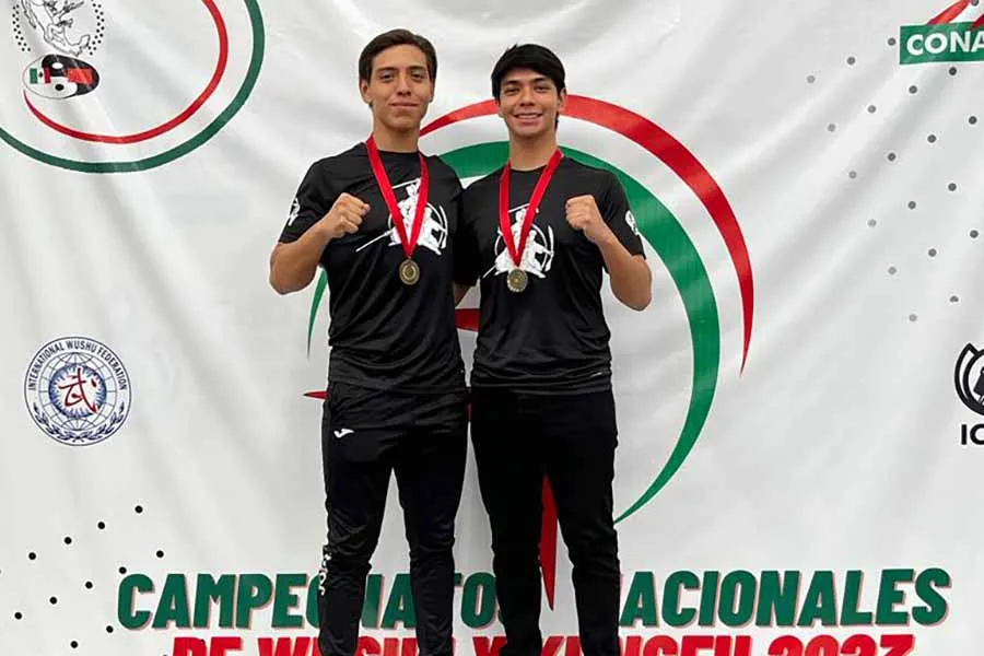 Alexis y Kevin Gallardo, quienes asistir&aacute;n a campeonato mundial de wushu en Dallas, Texas.