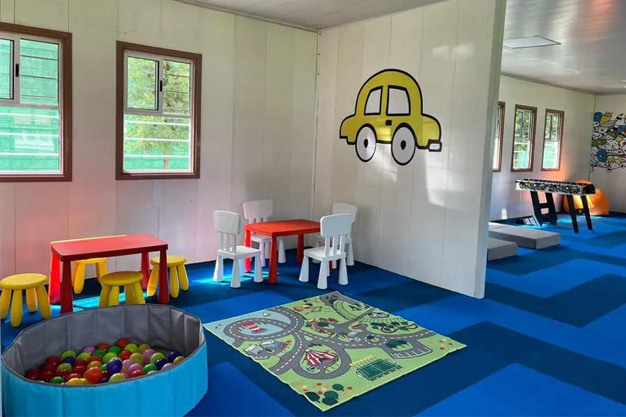 El Tec cuenta en varios campus con espacios para ni&ntilde;os y ni&ntilde;as llamados Kids Club donde pueden pasar el rato o trabajar en actividades, como hacer su tarea de la escuela.