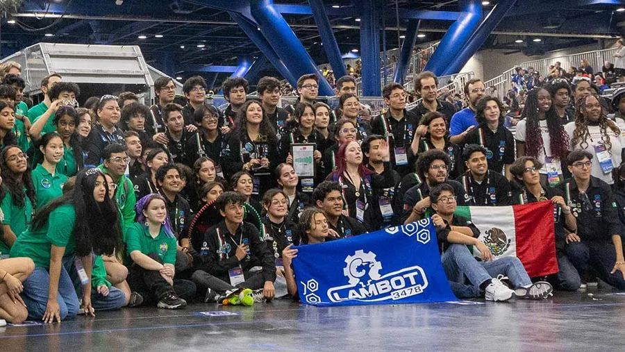 &iexcl;Haza&ntilde;a! Equipo mexicano, finalista en mundial de rob&oacute;tica FIRST 2024