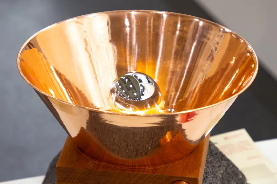 Hogar y Fuego, l&aacute;mpara interactiva dise&ntilde;ada por Mar&iacute;a Fernanda Arellano.