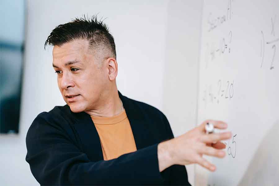 Las matemáticas deben presentarse más atractivas y útiles para desmitificar