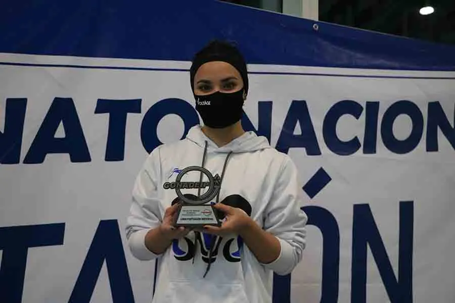 Laura Arroyo, del campus Monterrey, obtuvo el trofeo por obtener m&aacute;s puntos en lo individual.