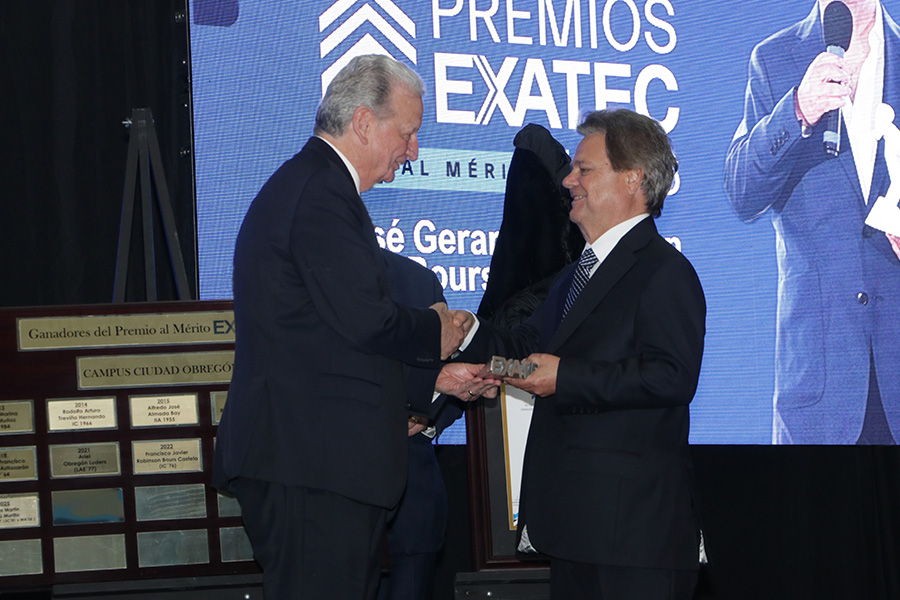 Legado transformador: recibe Premio al Mérito EXATEC en Ciudad Obregón