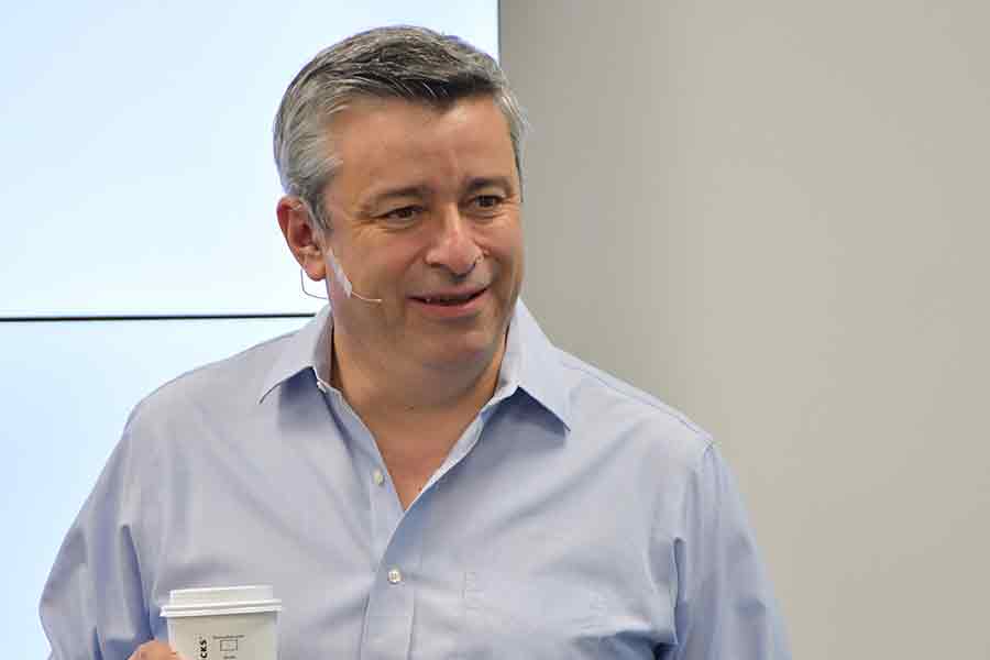 El empresario inici&oacute; su carrera con una beca 