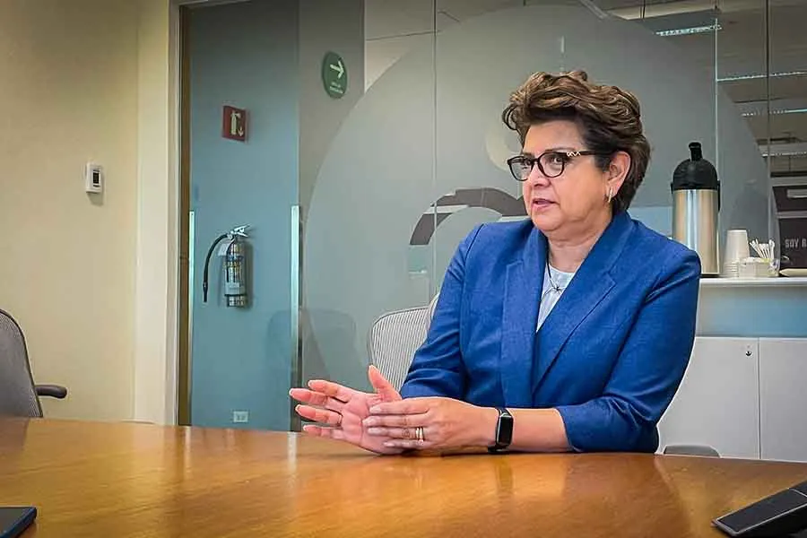 Leticia Sol&iacute;s, ganadora del Premio Mujer Tec 2023 en la categor&iacute;a 2023.  