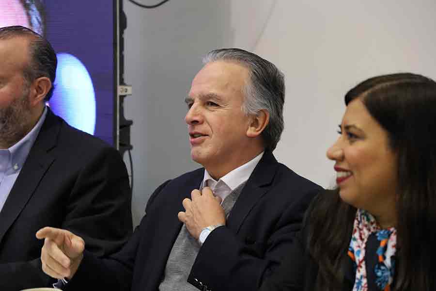 Libro organismos internacionales, en la participaci&oacute;n del Tec en la FIL Guadalajara. 