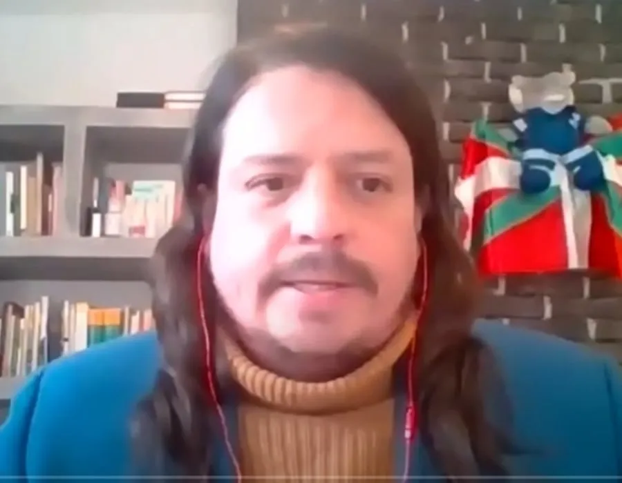 El doctor Esparza invit&oacute; a inculcar el h&aacute;bito de la lectura en los dem&aacute;s