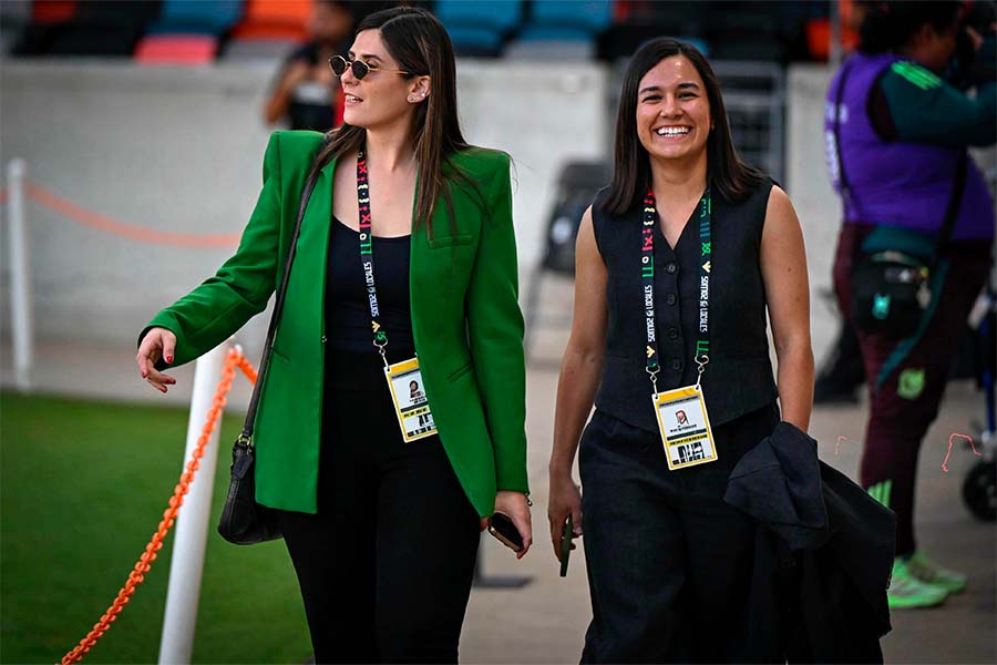 Egresada del Tec trabajando en logística deportiva