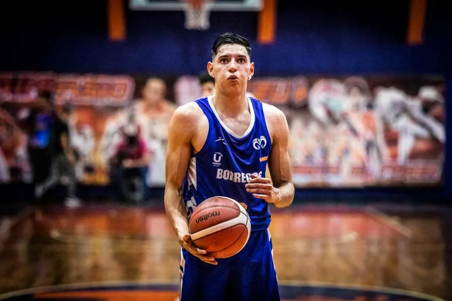 Gabriel buscar&aacute; hacer carrera en el baloncesto profesional.