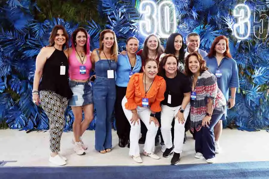 Los grupos se congregaron en la Arena Borregos en el segundo d&iacute;a de actividades.